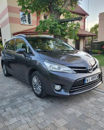 podkarpackie Toyota Verso cena 34000 przebieg: 461000, rok produkcji 2016 z Nowa Dęba